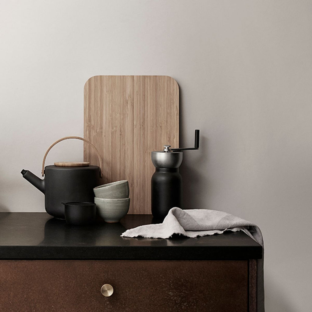 Theo teapot - matte black